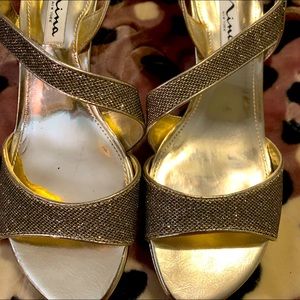 👠 - Women’s Gold Lamae Evening Shoe $30